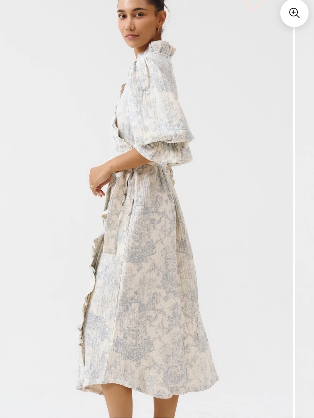 NOTHING FITS BUT Muslin Gauze Robe in Cream and baby blue